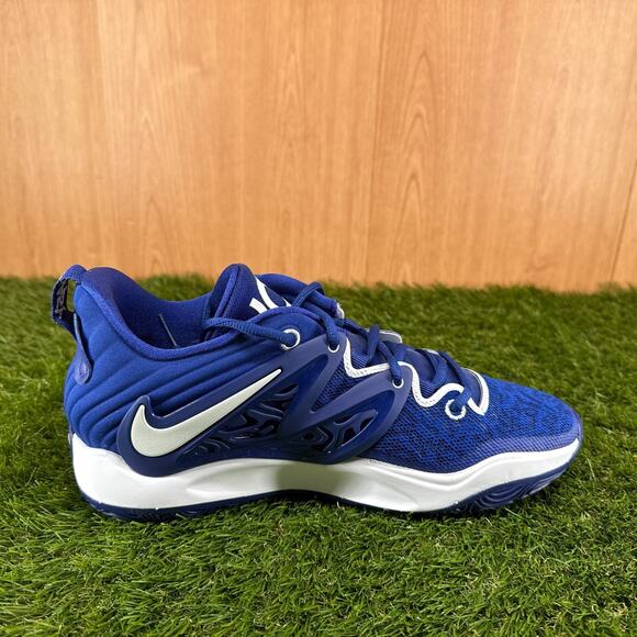 Athletic_Shoes